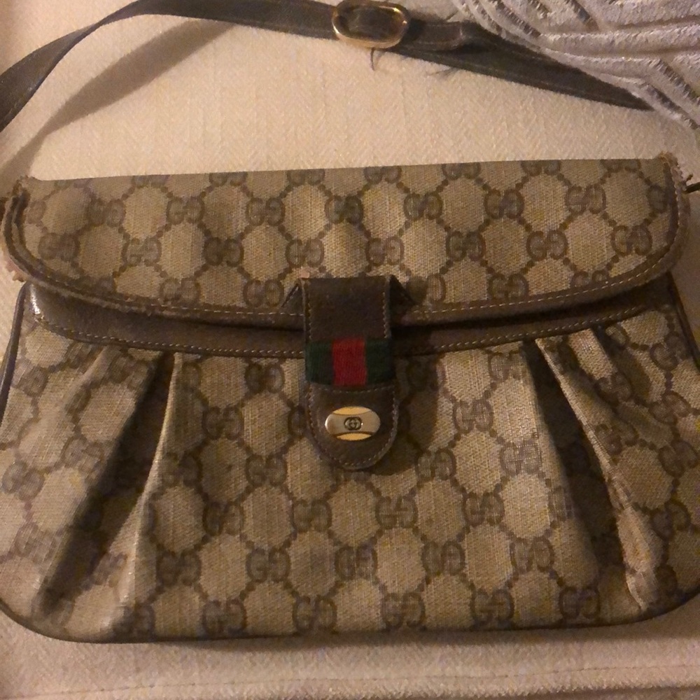 Vintage Gucci Accessory Collection  like crossbody